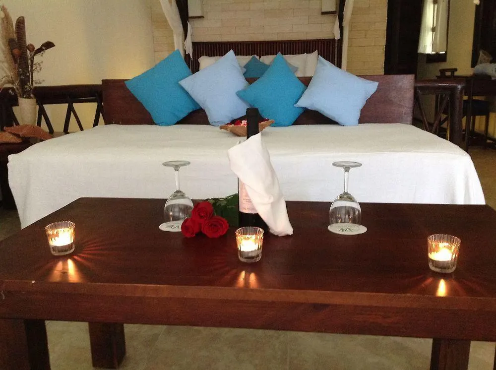 Hotel Cabana Los Lirios Tulum 3*,