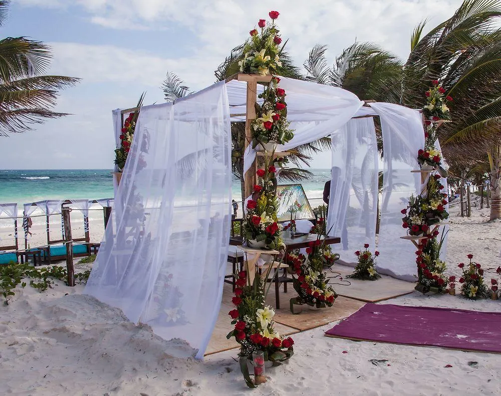 Hotel Cabana Los Lirios Tulum