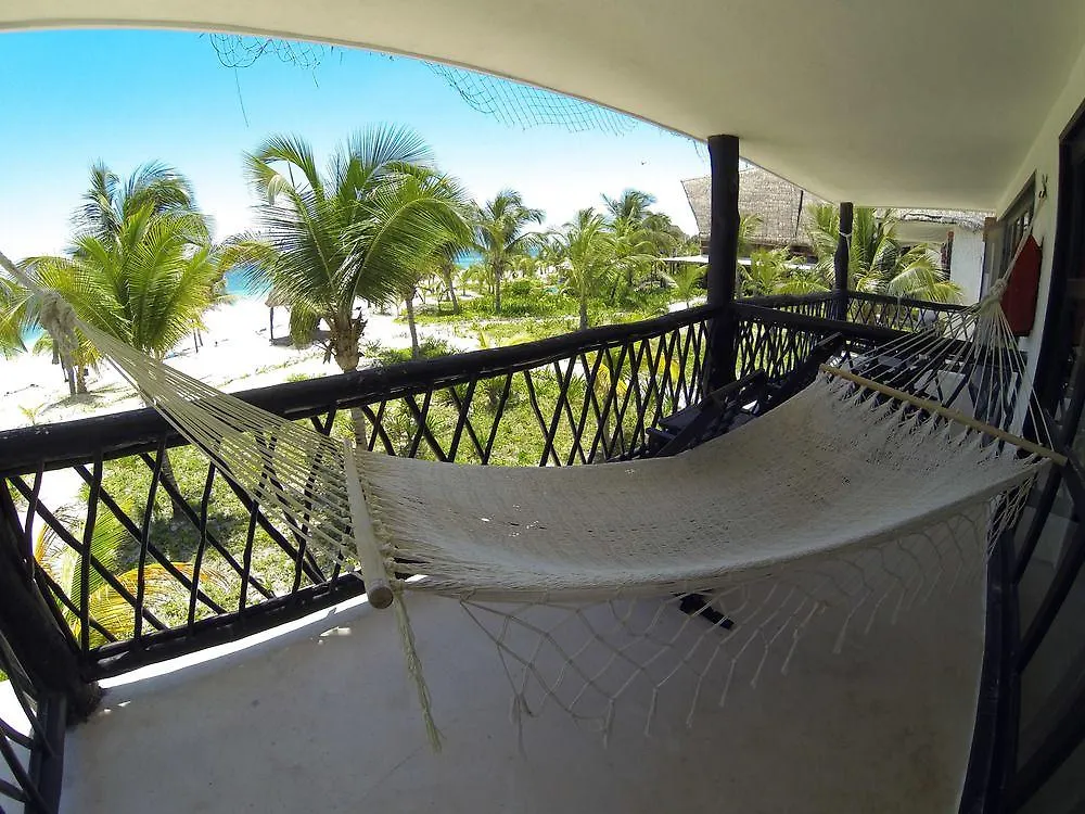 Hotel Cabana Los Lirios Tulum 3*,