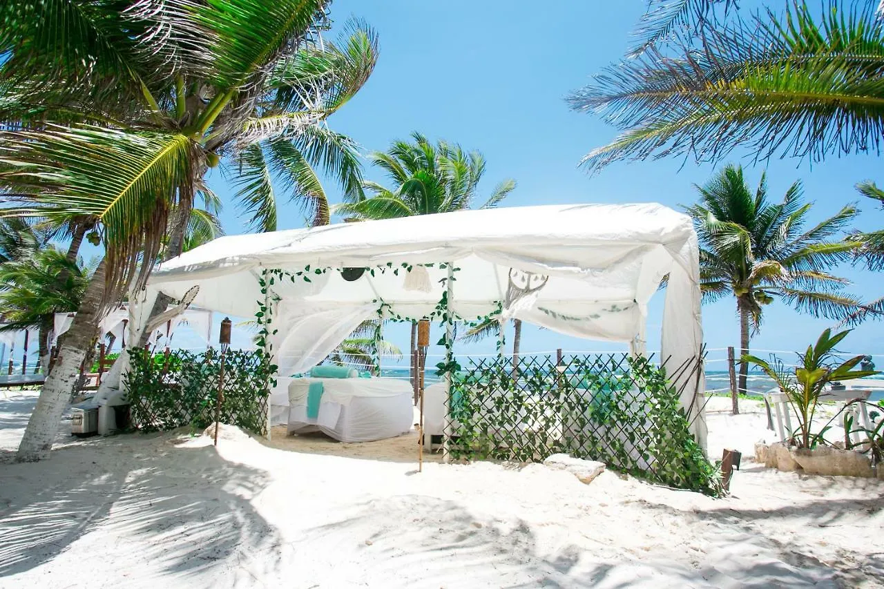 Hotel Cabana Los Lirios Tulum