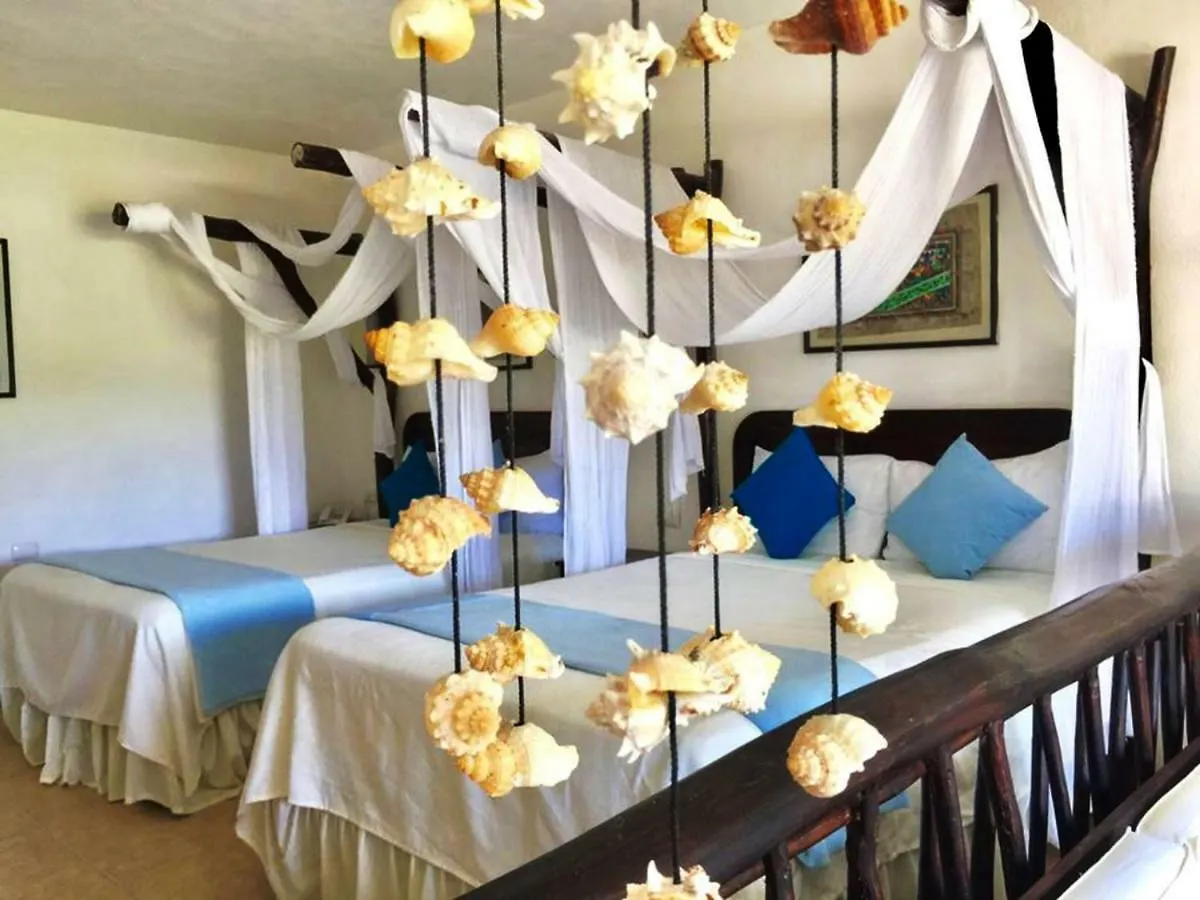Hotel Cabana Los Lirios Tulum 3*,