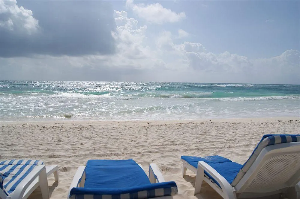 Hotel Cabana Los Lirios Tulum 3*,